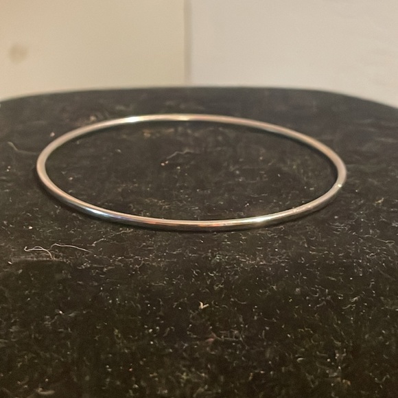 8” mixed metal Minimalist smooth polished silver tone stackable bangle bracelet - Picture 7 of 10